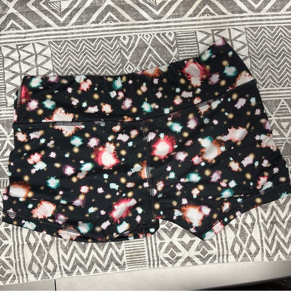 2-pack Fleo 3.25 Shorts, Size Medium - Picture 5 of 7